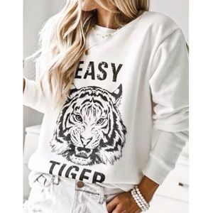 🎉HP🎉 Comfy White “Easy Tiger” Sweatshirt Top